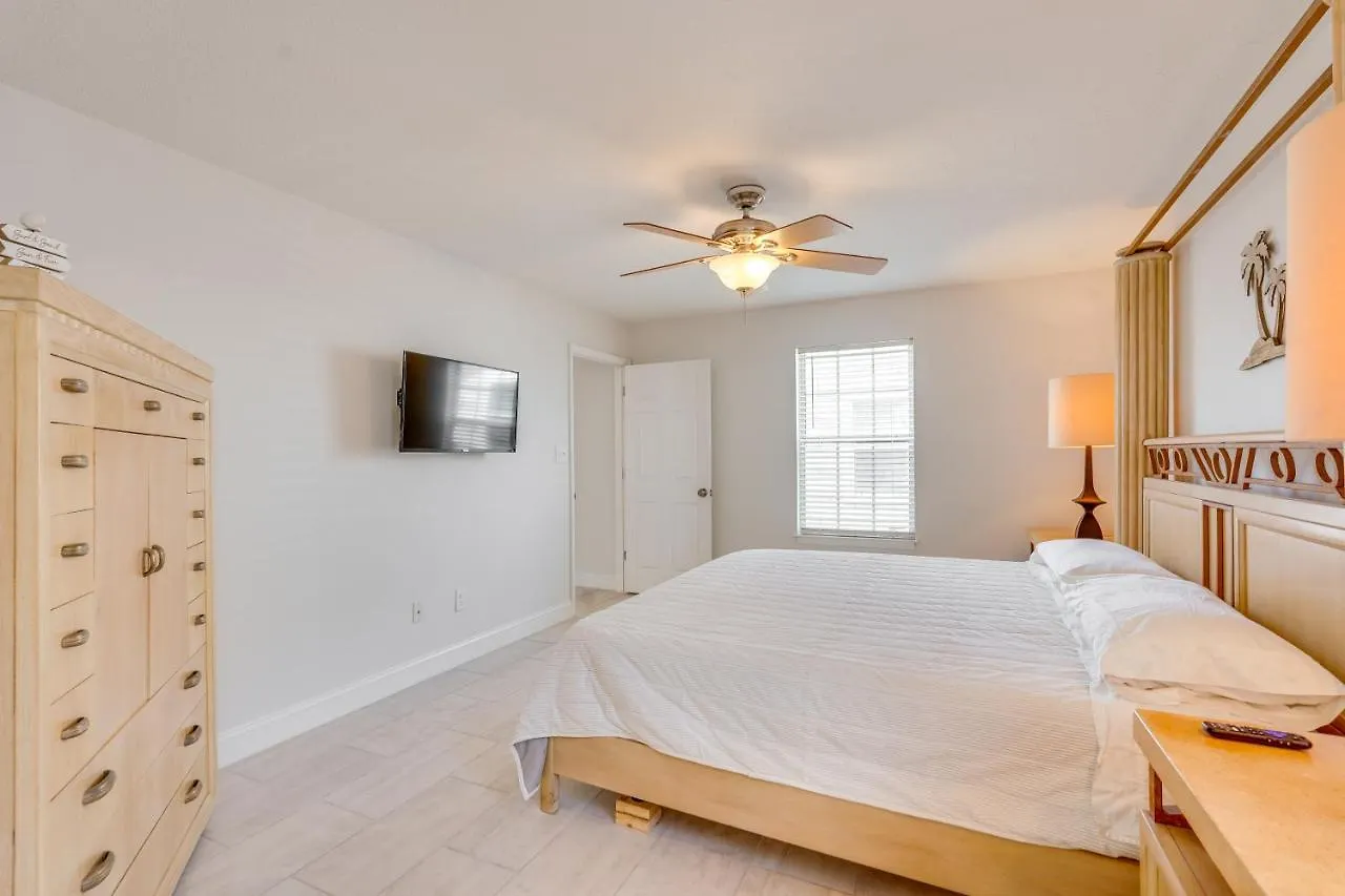 Pcb Vacation Home With Pool Access, 1 Mi To Beach! Panama City Beach 0*,  United States