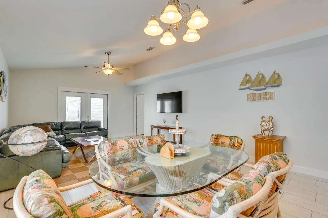 Holiday home Pcb Vacation Home With Pool Access, 1 Mi To Beach! Panama City Beach United States
